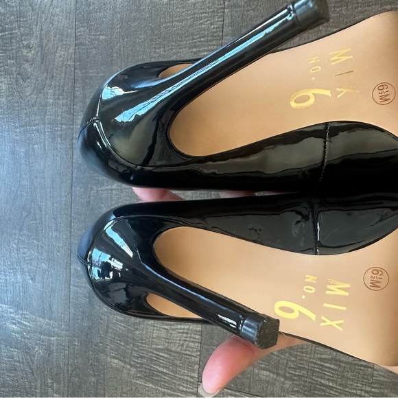 Black Stiletto Heels - Picture 5 of 6